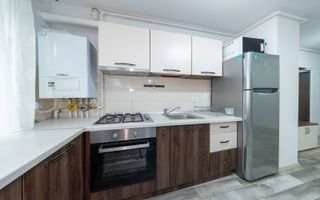 Apartament cu doua camere modern ,cu boxa in Top City - Poză 8