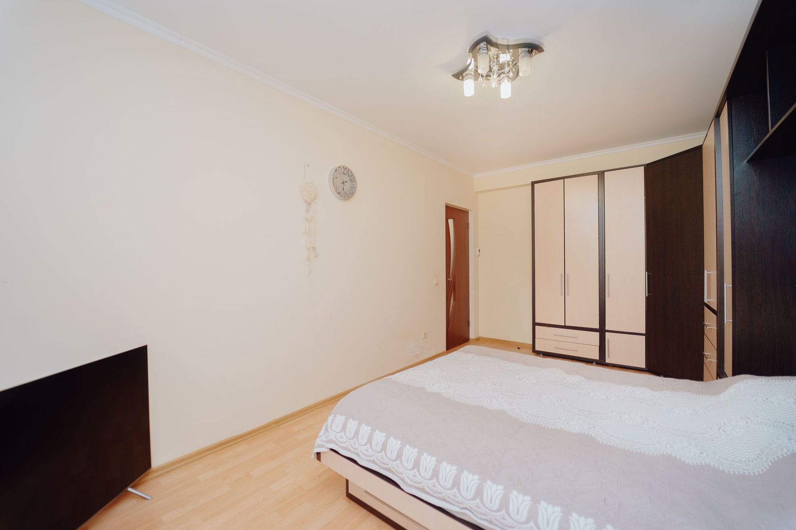 Apartament cu 3 camere I Buiucani I Alba Iulia - Poză 10
