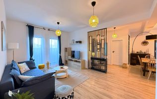 PRIMA INCHIRIERE. Casa moderna si cocheta. Curte amenajata. Loc de parcare.