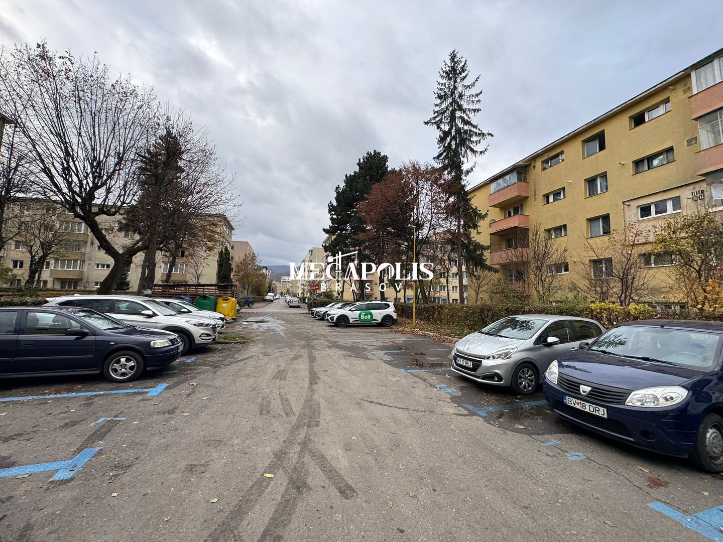 Apartament cu 3 camere Calea Bucuresti - Poză 13