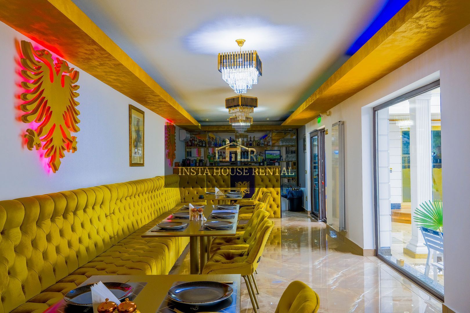 Hotel de LUX cu 11 camere / Restaurant & Piscina - Poză 4