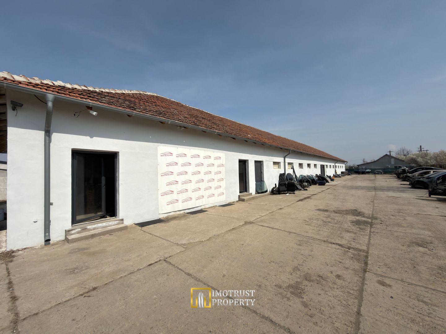 Hala + teren de închiriat pentru service auto / dezmembrări / depozit - Poză 4