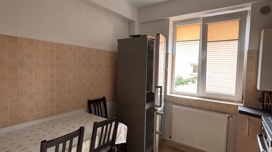 Apartament 2cam, decomandat, centrala proprie, parcare privata, metrou - Poză 9