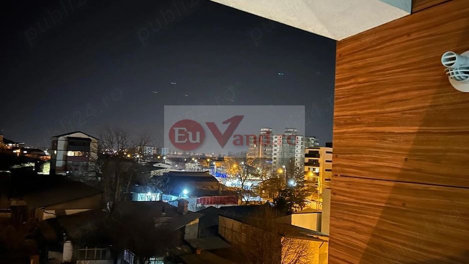 De inchiriat apart. 2 camere, cu loc de  parcare, Complex Flamingo,  650 E - Poză 2