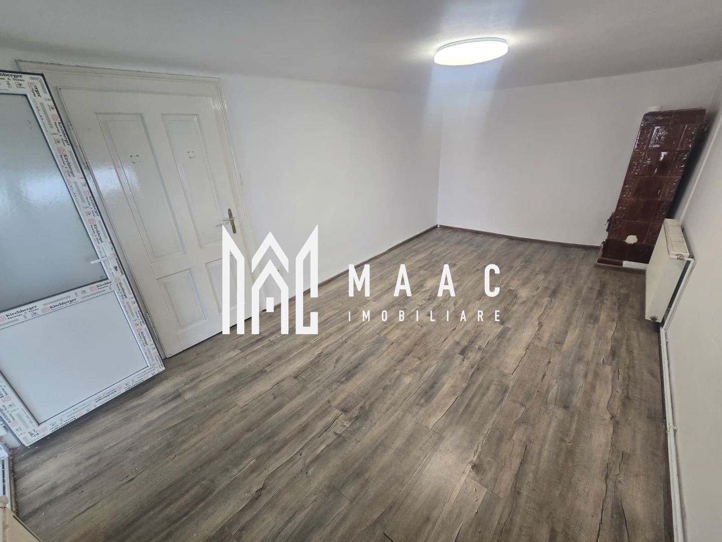 Apartament la casa cu 3 camere si curte Strada Bucegi - Poză 8