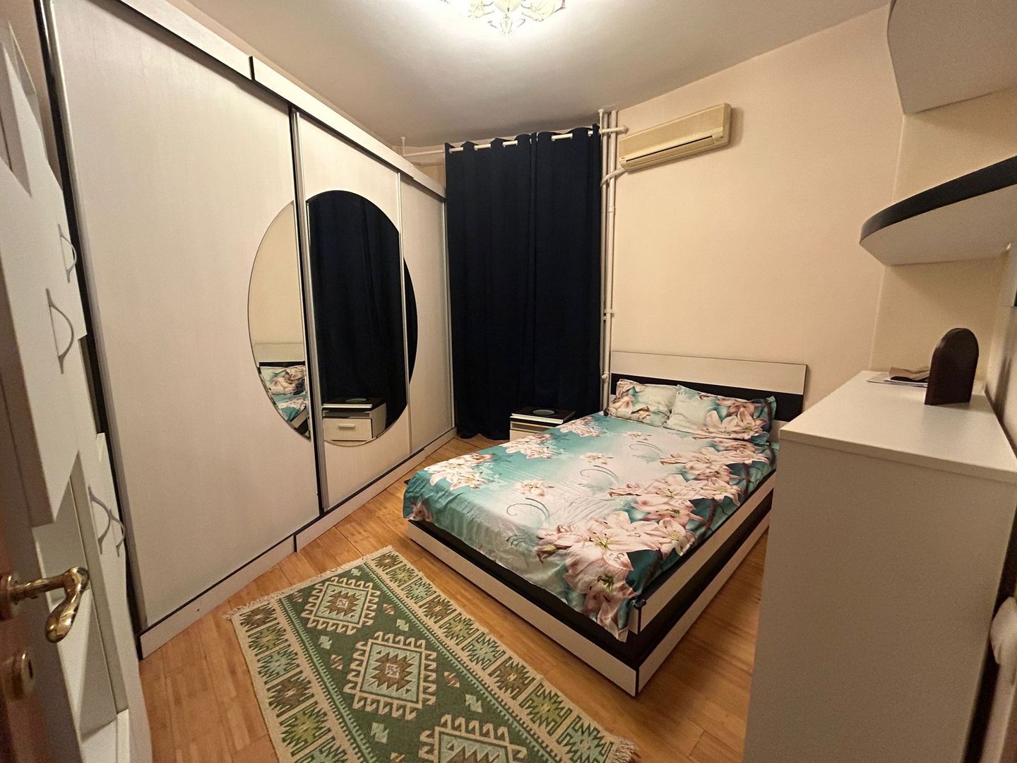 3 Camere Ultracentral 2 minute de Metrou Univestitate - Poză 3