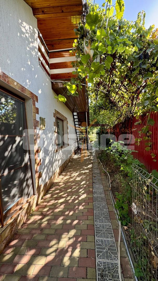 Casa spatioasa cu teren de 800 mp, Muntenii de Jos - 5 camere - Poză 5