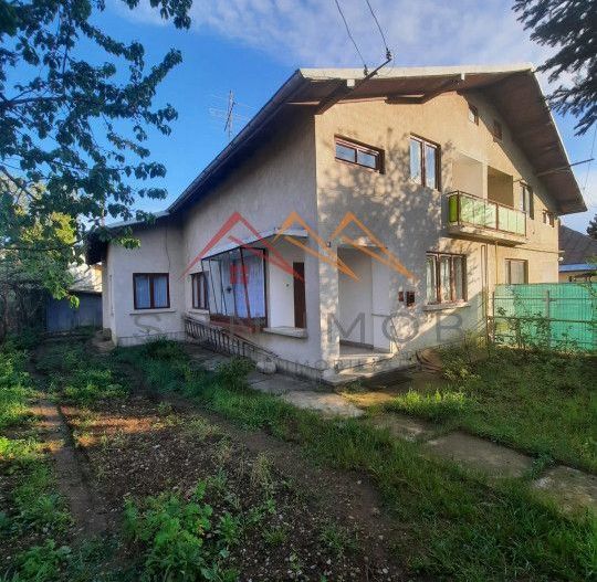 Casa P+1, 5 camere, 2 bai, zona retrasa, CT, garaj, Campina, Prahova - Poză 1