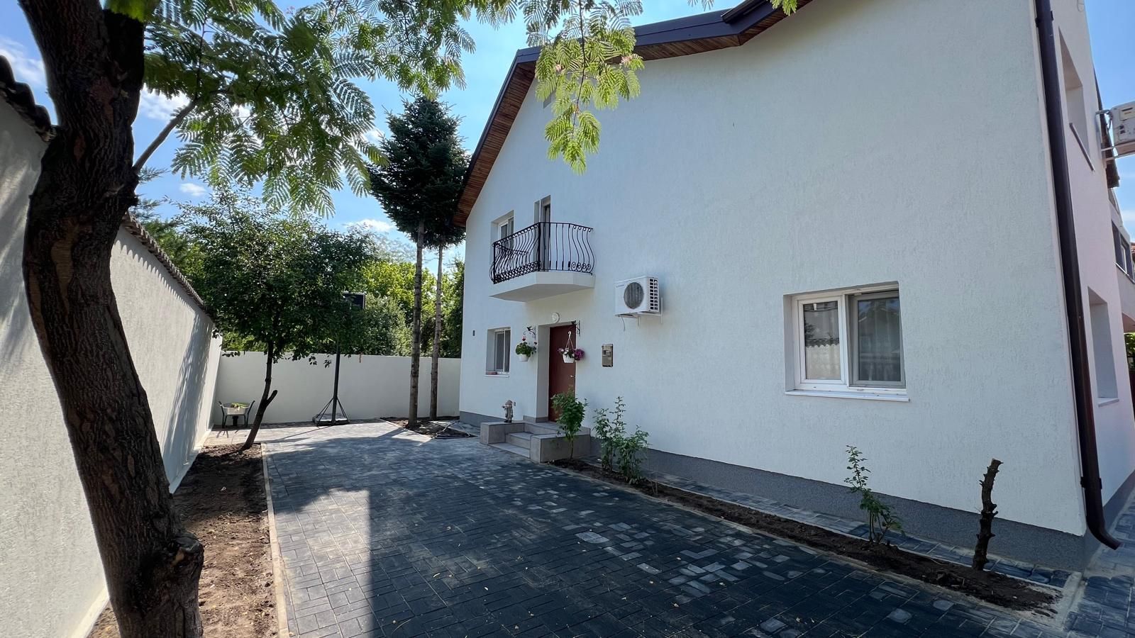 Casă P+1 – 4 dormitoare, curte modernă, dormitor la parter - Poză 2