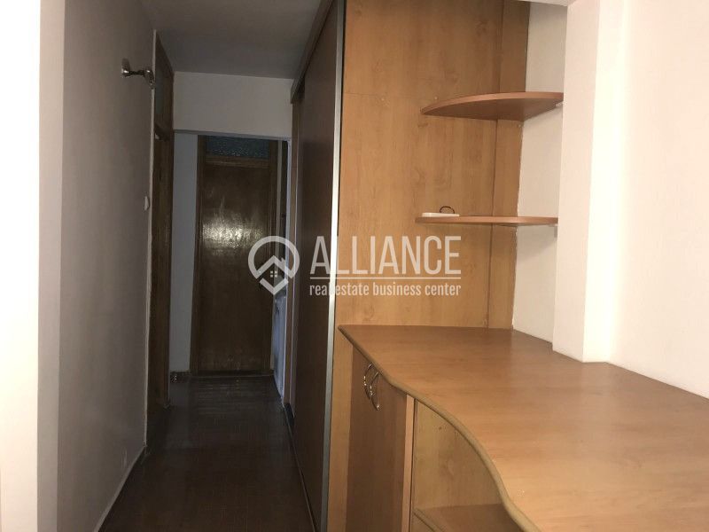 GARA-ABATOR- Apartament de 3 camere foarte spatios si luminos! - Poză 12