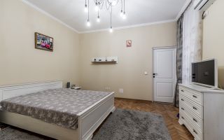 Apartament cu 2 camere în zona Ultracentrală, etaj 1, renovat complet - Poză 2