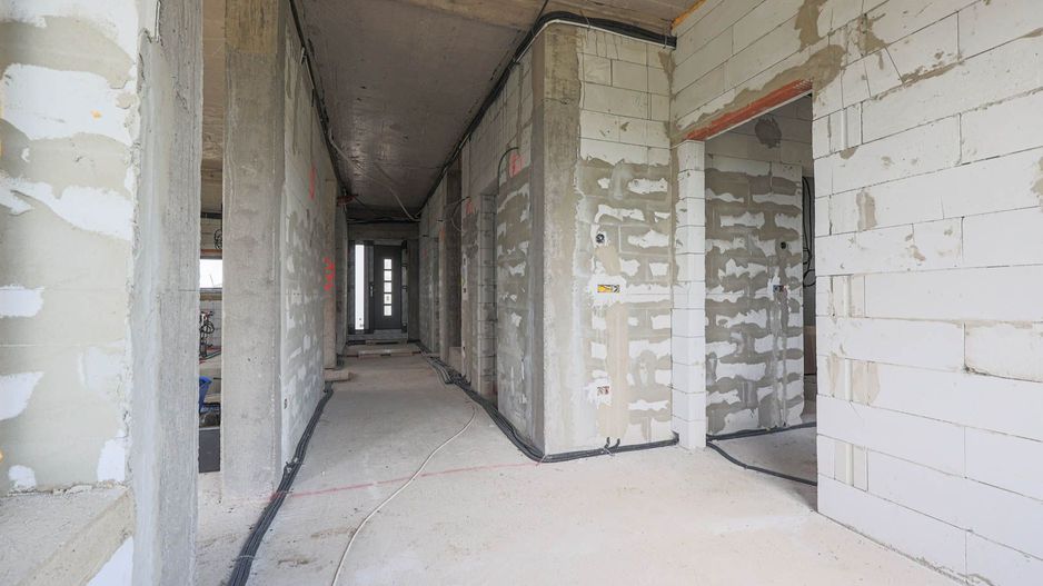 PROPRIETATE VÂNDUTĂ! Vilă spațioasă– Via Carmina, Arad. - Poză 4