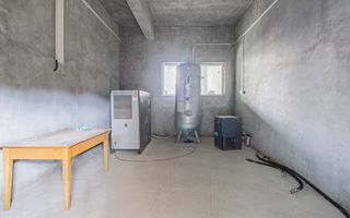 Hala industriala Codlea ,se poate impartii in doua - Poză 14