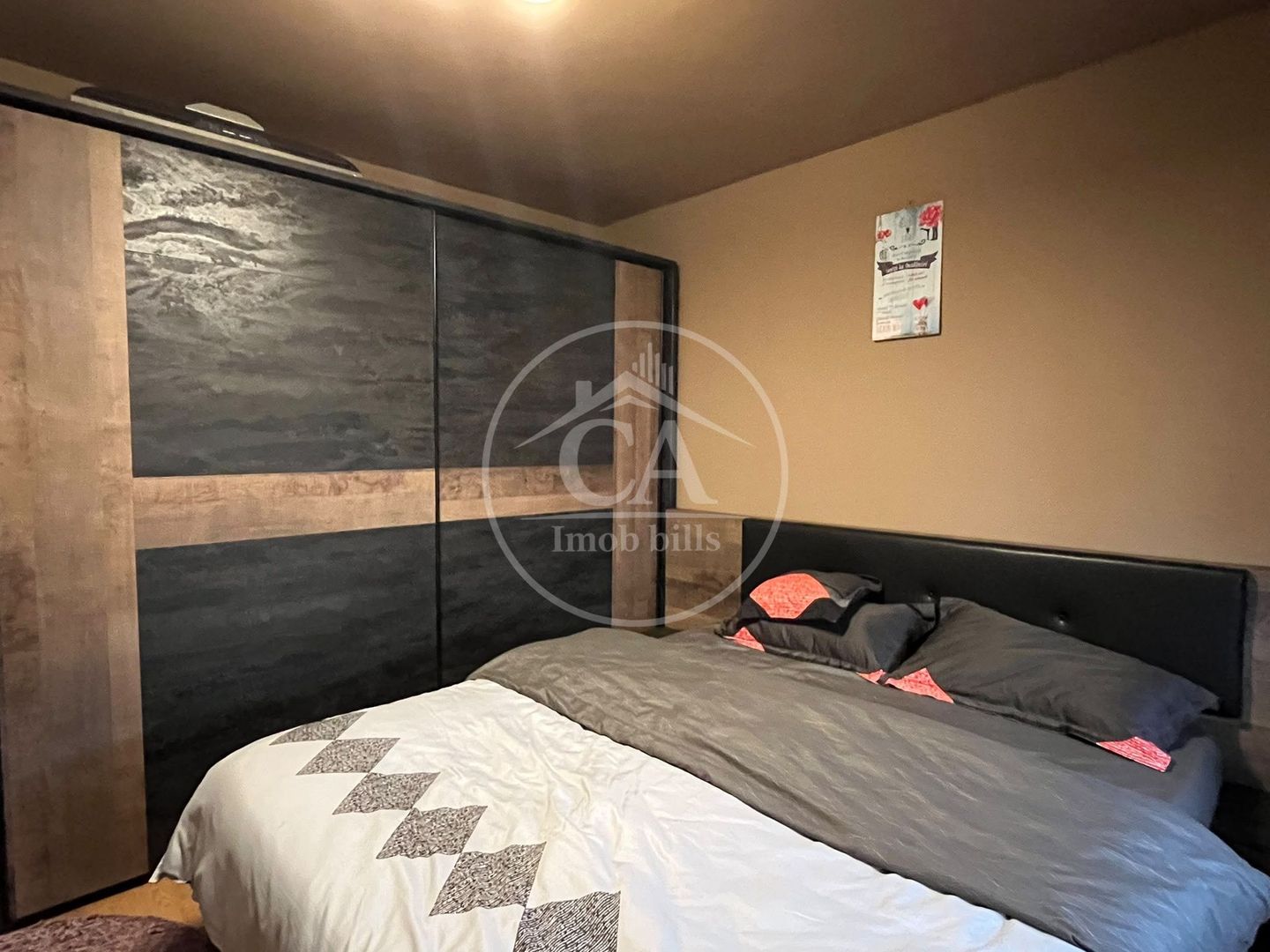 Apartament de închiriat cu 3 camere în zona ultracentrală, Oradea - Poză 2