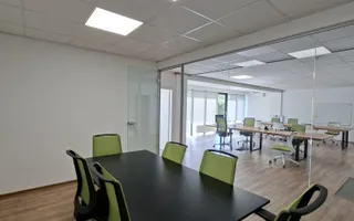 Spațiu pretabil birouri/cabinete medicale - Poză 32