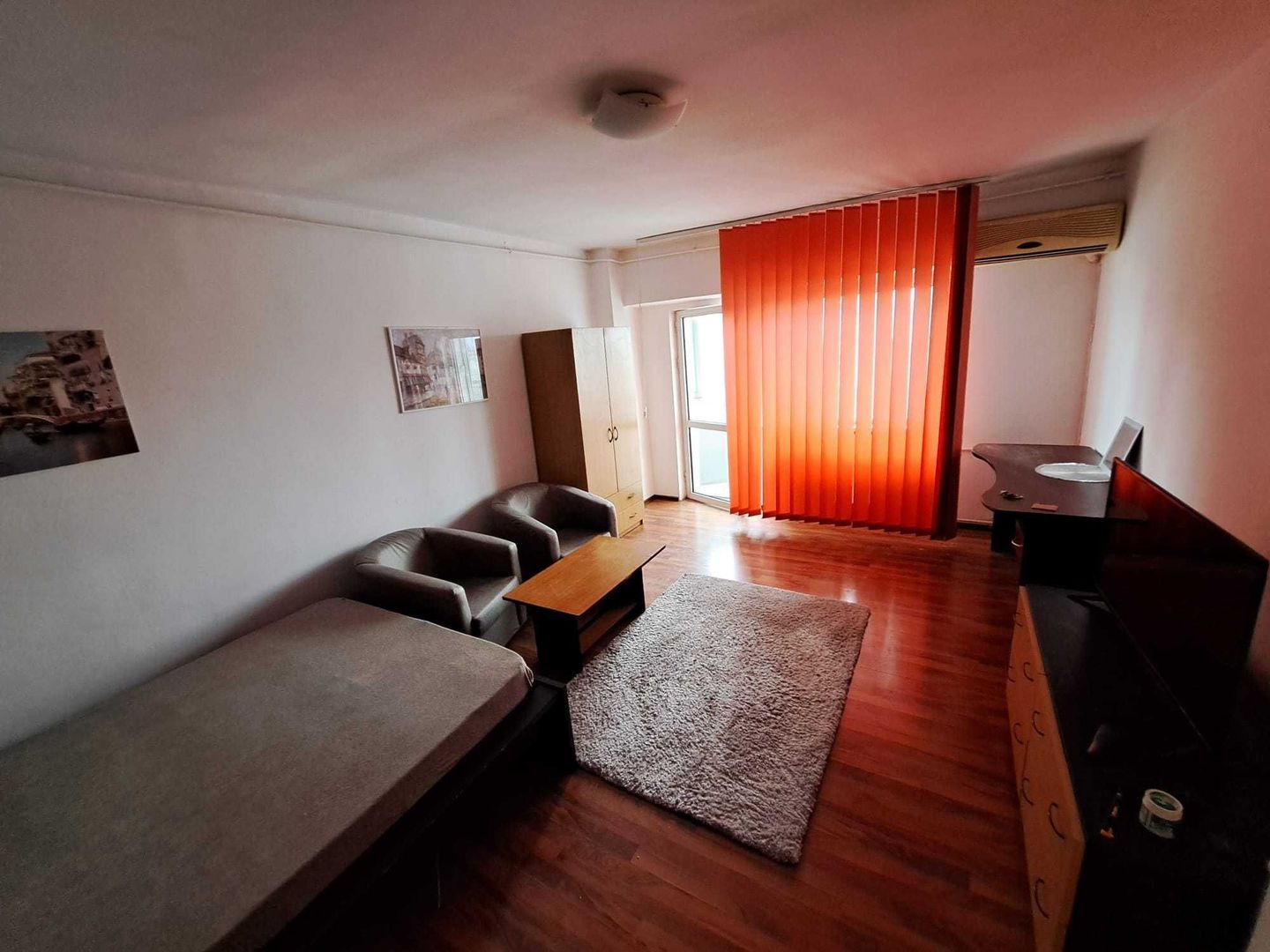 Închiriez garsonieră, Mall Vitan, mobilat, decomandata, plan B - Poză 1