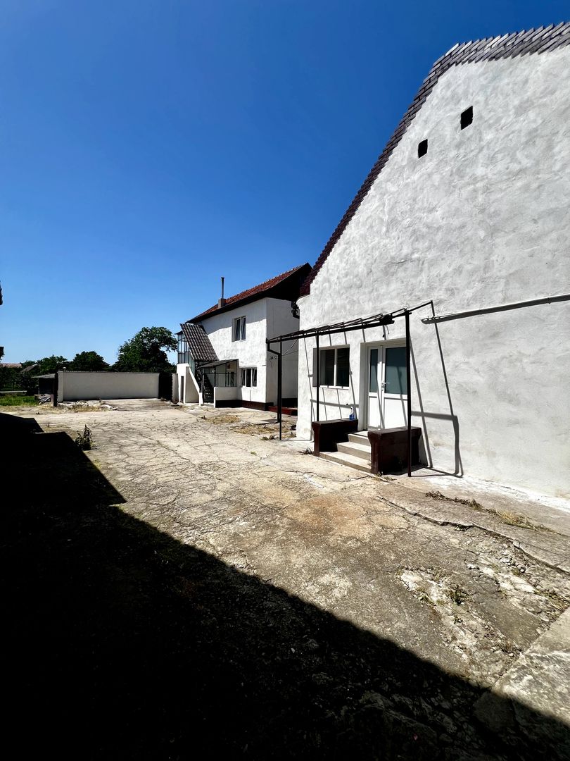 Casa in Oradea 1200 mp teren 400 mp cladiri - Poză 4