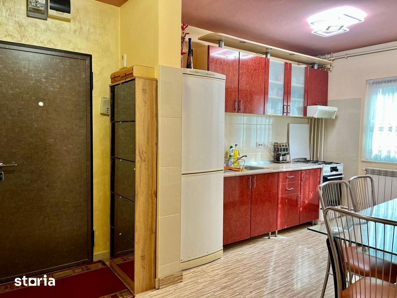 Proprietar vand apartament cu 3 camere, centrala+ baxa, zona Girocului - Poză 4