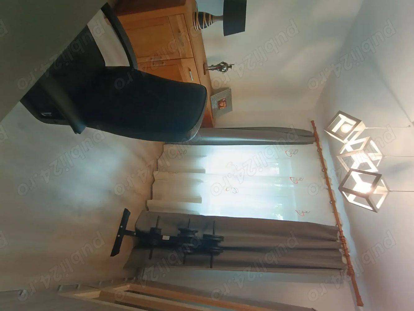 Vând apartament decomandat cu 3 camere, micro 16. - Poză 9