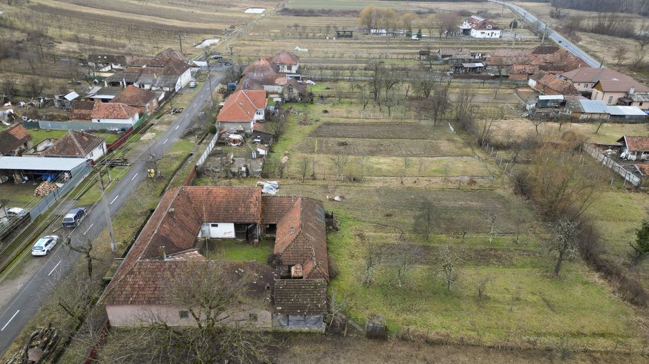 Casă impresionantă, cu anexe în Dezna-Moneasa! - Poză 40