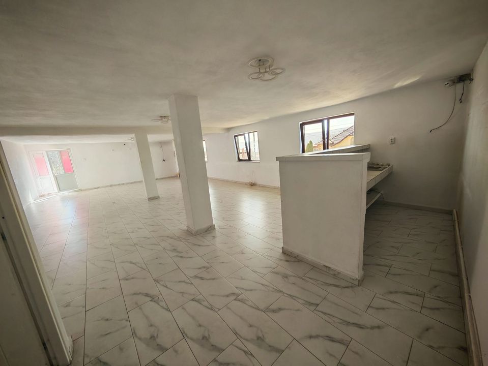 Casă cu teren generos în Dârmănești, Argeș-ideală pentru locuința sau afacere  - Poză 7