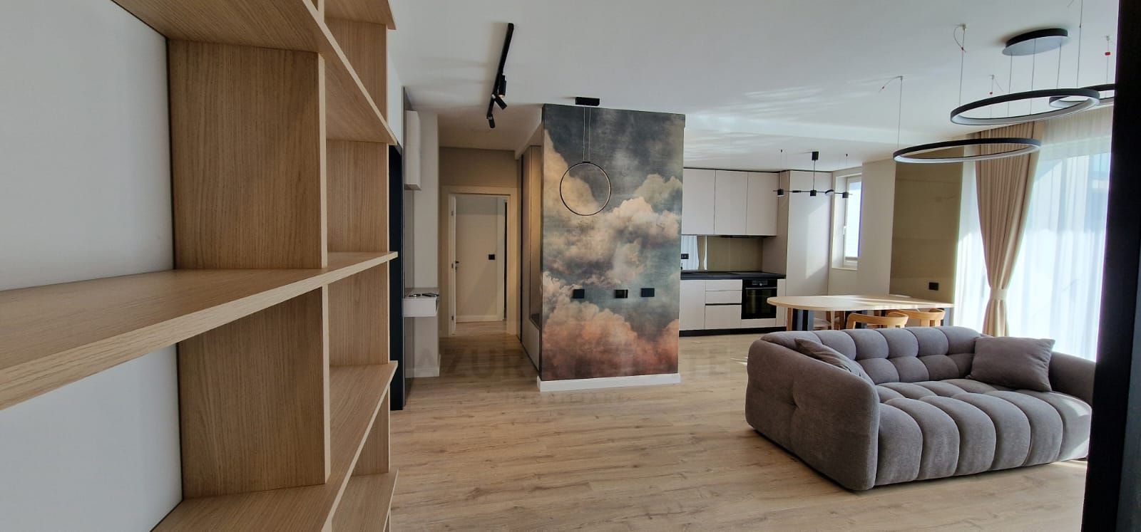 Apartament lux 80 mp utili 3 camere 2 bai si parcare subterana - Poză 2