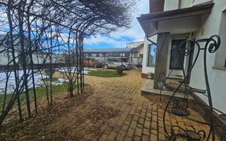 Vilă spațioasă Strejnicu S+P+1E+M, 8 camere, garaj, teren 595 mp - Poză 5