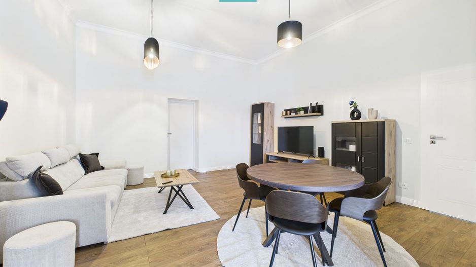 Apartament 3 camere, ultracentral. - Poză 1