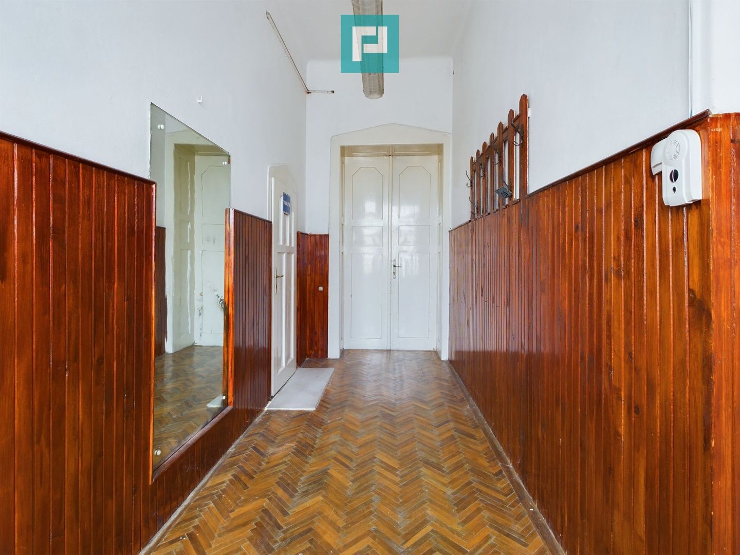 Apartament de închiriat – 3 camere, zonă centrală - Poză 1