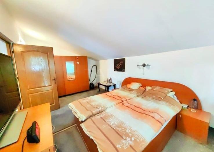 Apartament cu 3 camere în Plopilor, spațiu generos, lumină și liniște. - Poză 5