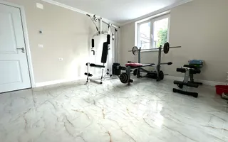 Vilă Spectaculoasă cu Piscină Privată, Dealuri Oradea, 460mp - Poză 12
