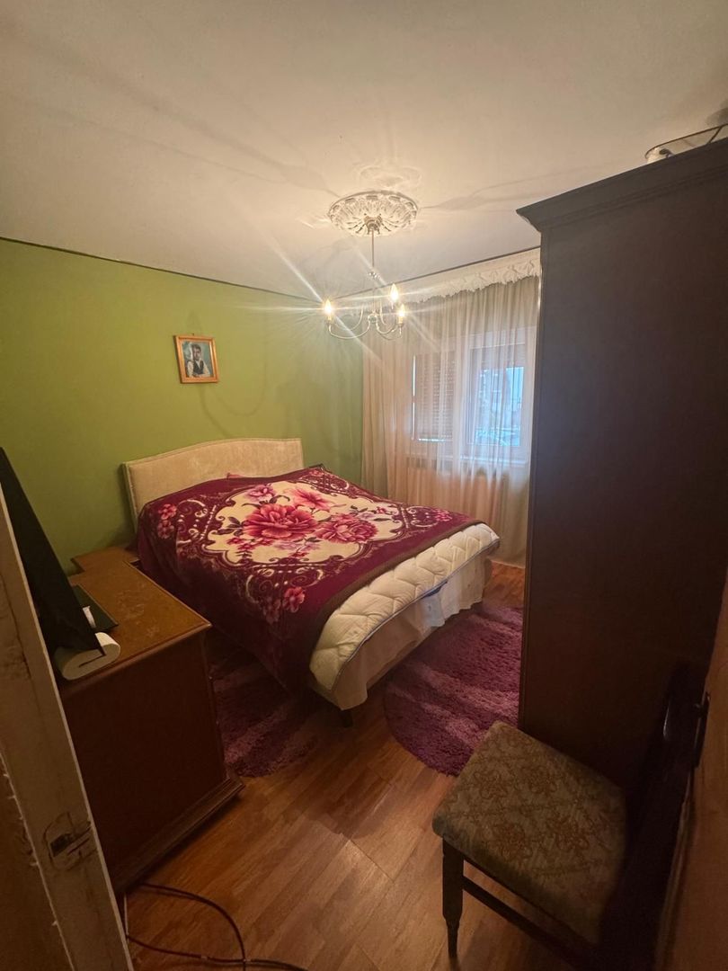 Apartament 4 camere de vânzare – zonă Școala 8 - Poză 9