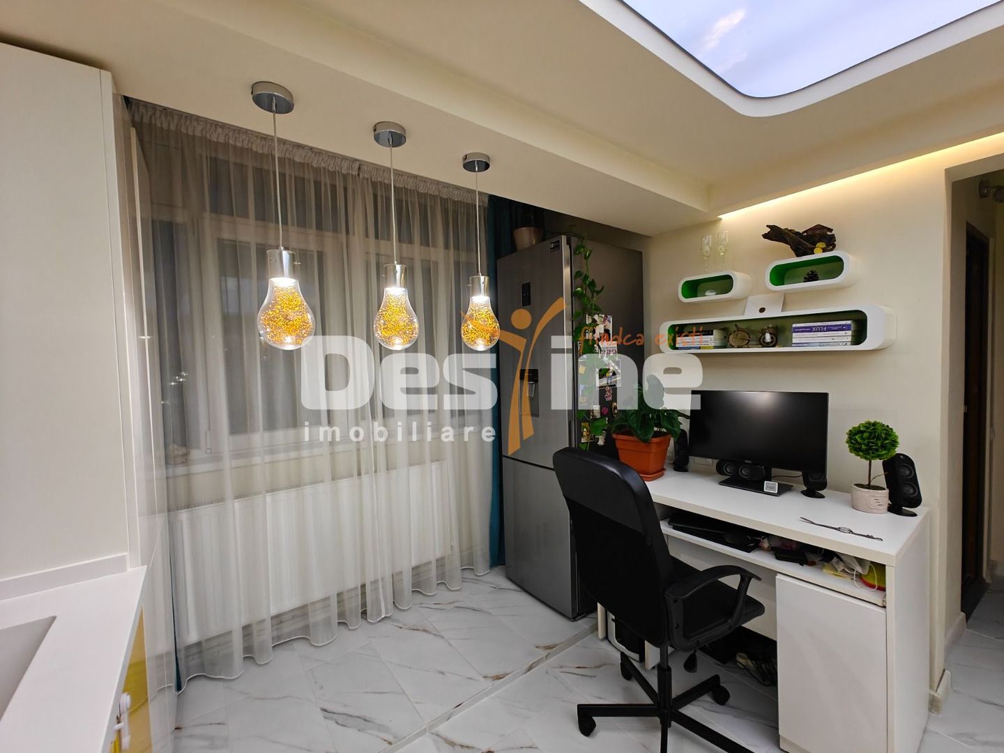 Apartament Superb  3 camere PLopeni 52.86 mp! - Poză 12