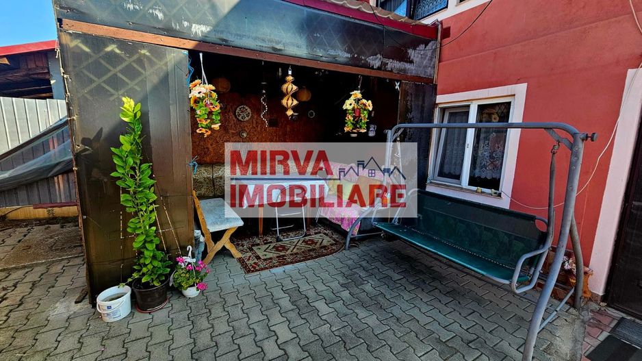 🏡 Casă spațioasă cu 9 camere în Strejnicu – pentru locuință, birouri - Poză 4