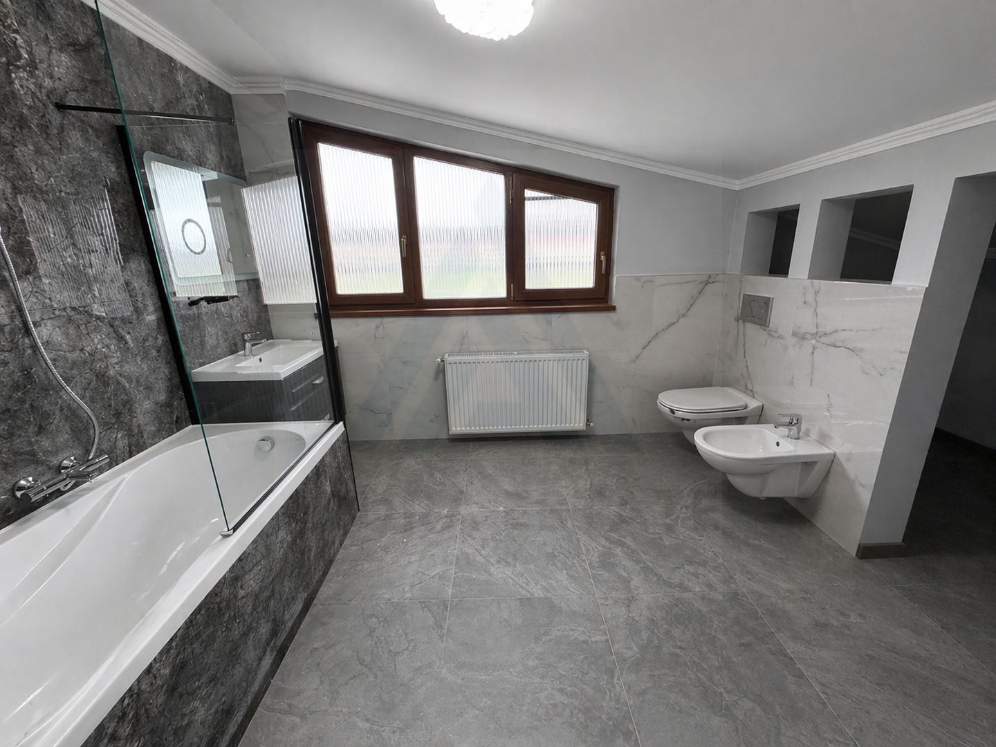 Casa la cheie 5 camere 250 mp curte libera 4 bai P+1+M Arhitectilor - Poză 17