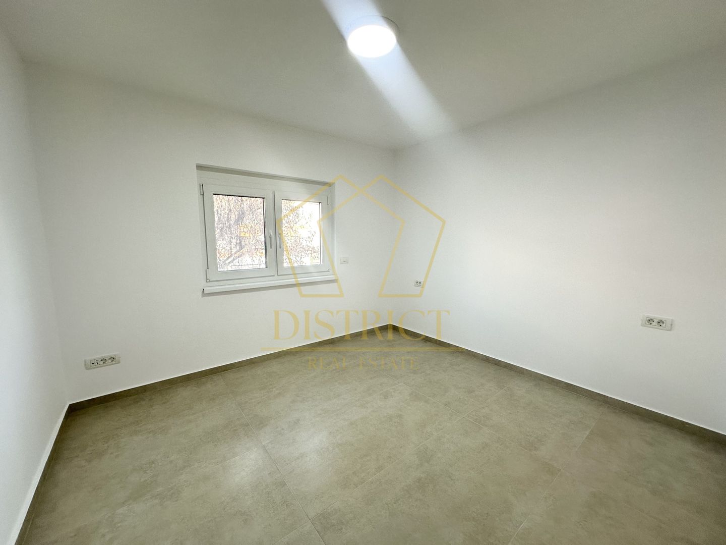 Apartament cu 4 camere decomandat | Etaj 1 | Complexul Studentesc - Poză 6