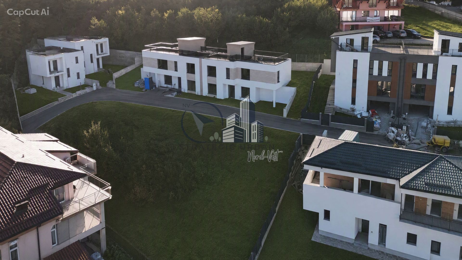 Duplex semifinisat cu terasă circulabilă și curte proprie – Florești - Poză 1