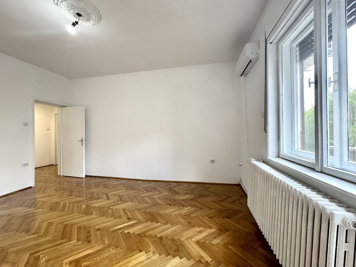 Apartament spațios într-o vilă, cu 2 garaje și terase – zona Iosefin - Poză 9
