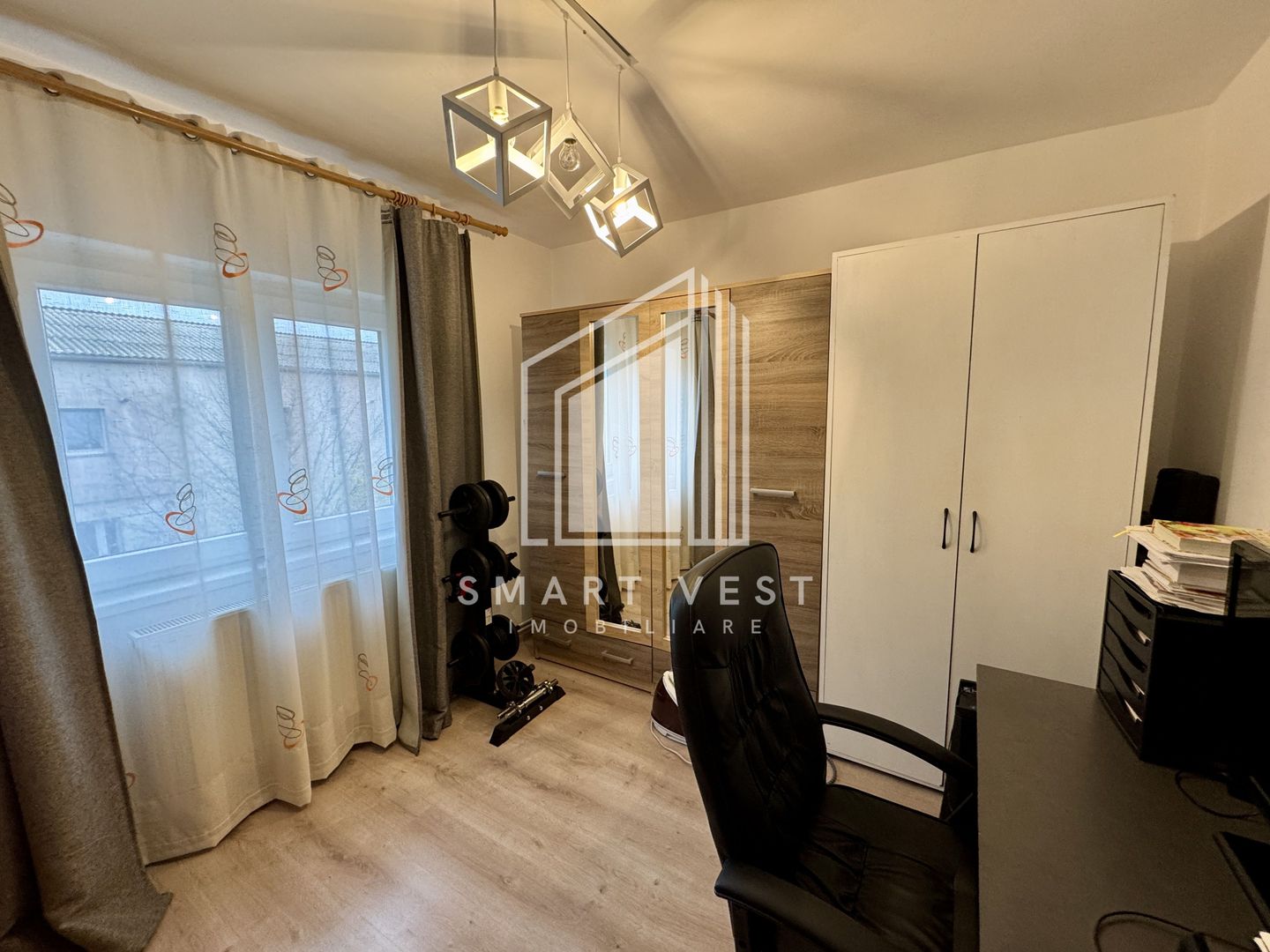 Apartament 3 camere decomandat | Etaj 4/4 | Zona Micro 16 - Poză 2