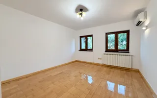 Vilă elegantă cu teren de aproximativ 1.000 mp - Poză 25