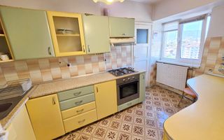 Apartament 3 camere, ultracentral, etaj intermediar - Poză 3