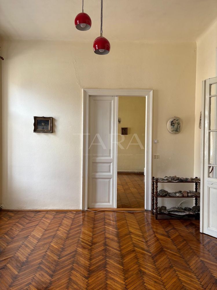 Apartament interbelic deosebit, ultracentral, Piața Mihai Viteazul. - Poză 2