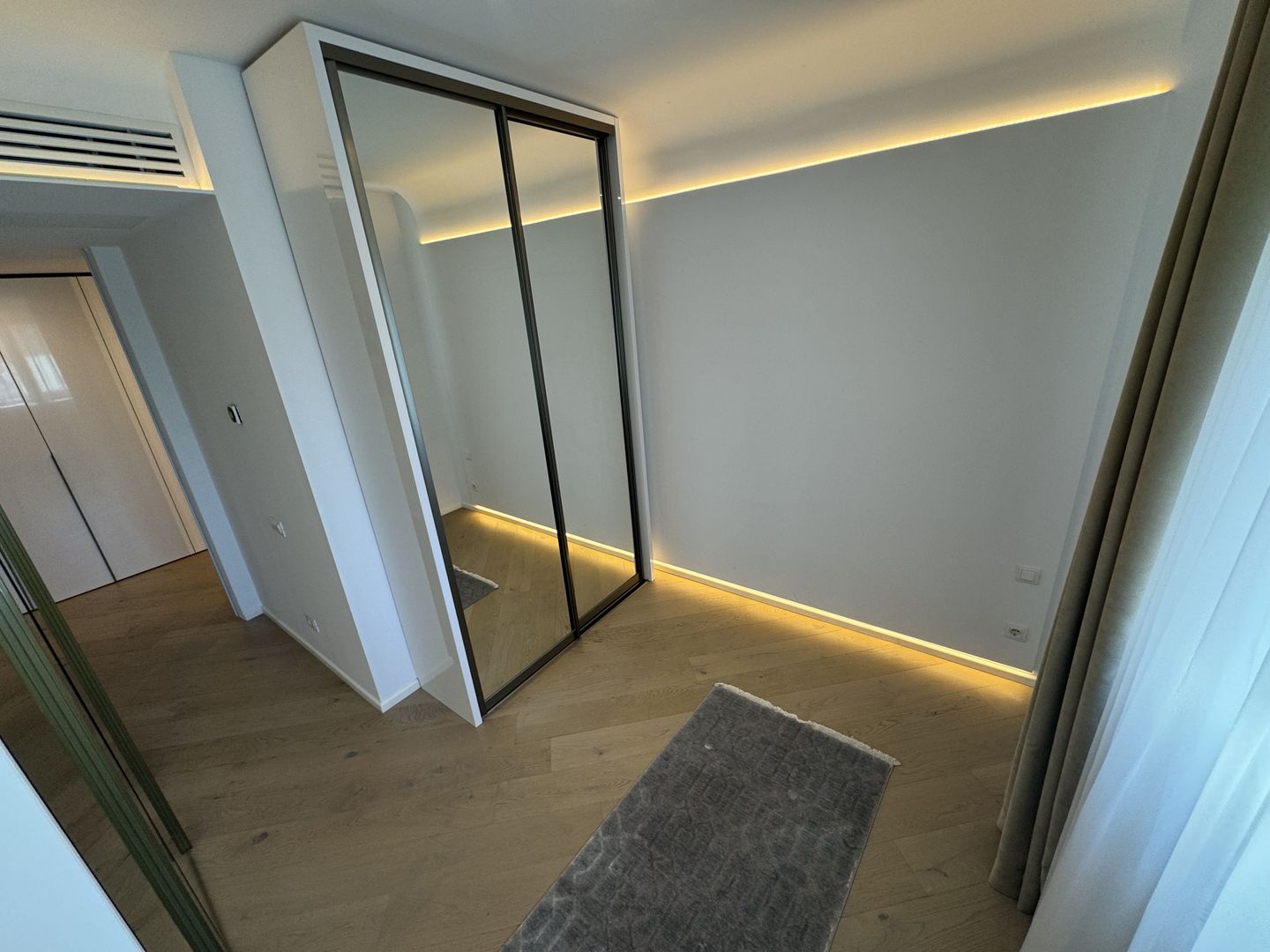 3 Camere | Cortina Academy CotroceniI MOBILA LUX | Metrou 3 minute - Poză 9