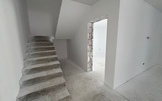 Casă INDIVIDUALĂ cu PIVNIȚĂ și POD în Sibiu - Poză 21