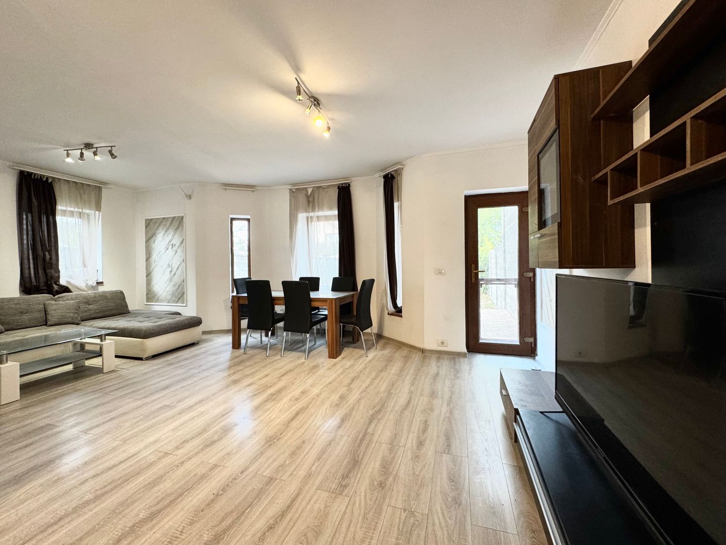 Duplex cu teren generos, Dumbrăvița - Parc - Poză 2
