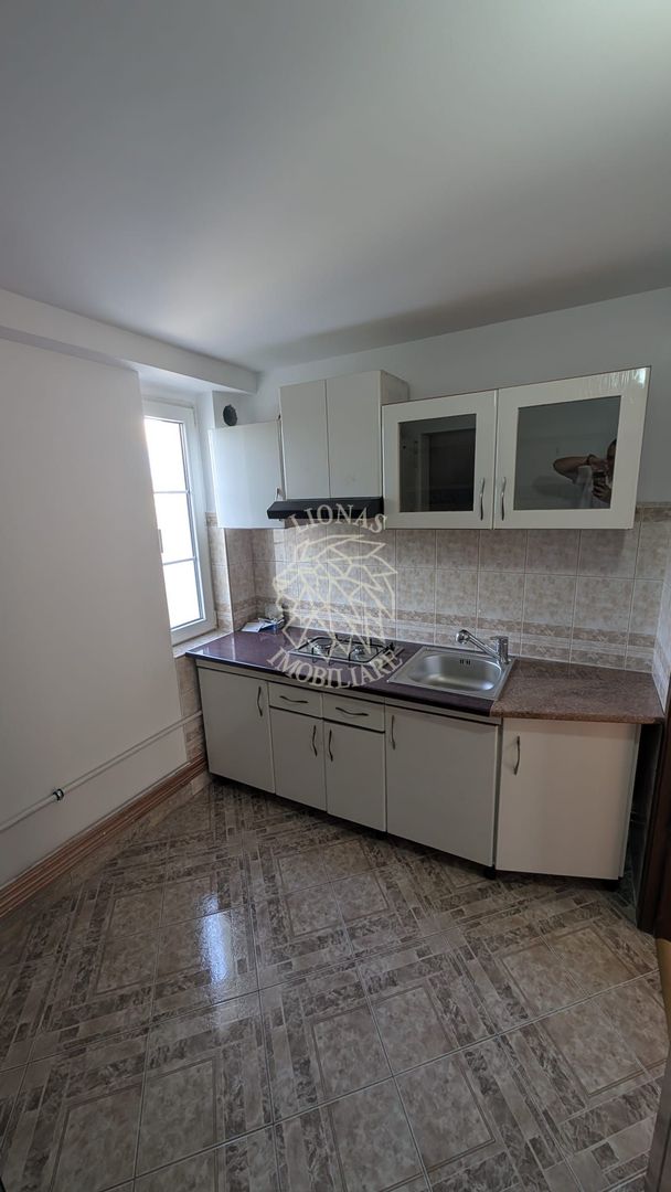 Apartament  3 camere 78 mp-2 balcoane-curte-parcare-Calea Moldovei - Poză 4
