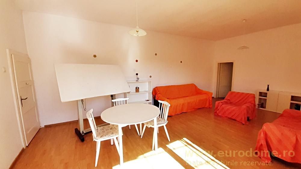 Centrul Vechi, str. Republicii apartament 2 camere cu terasa, 82000 euro - Poză 2