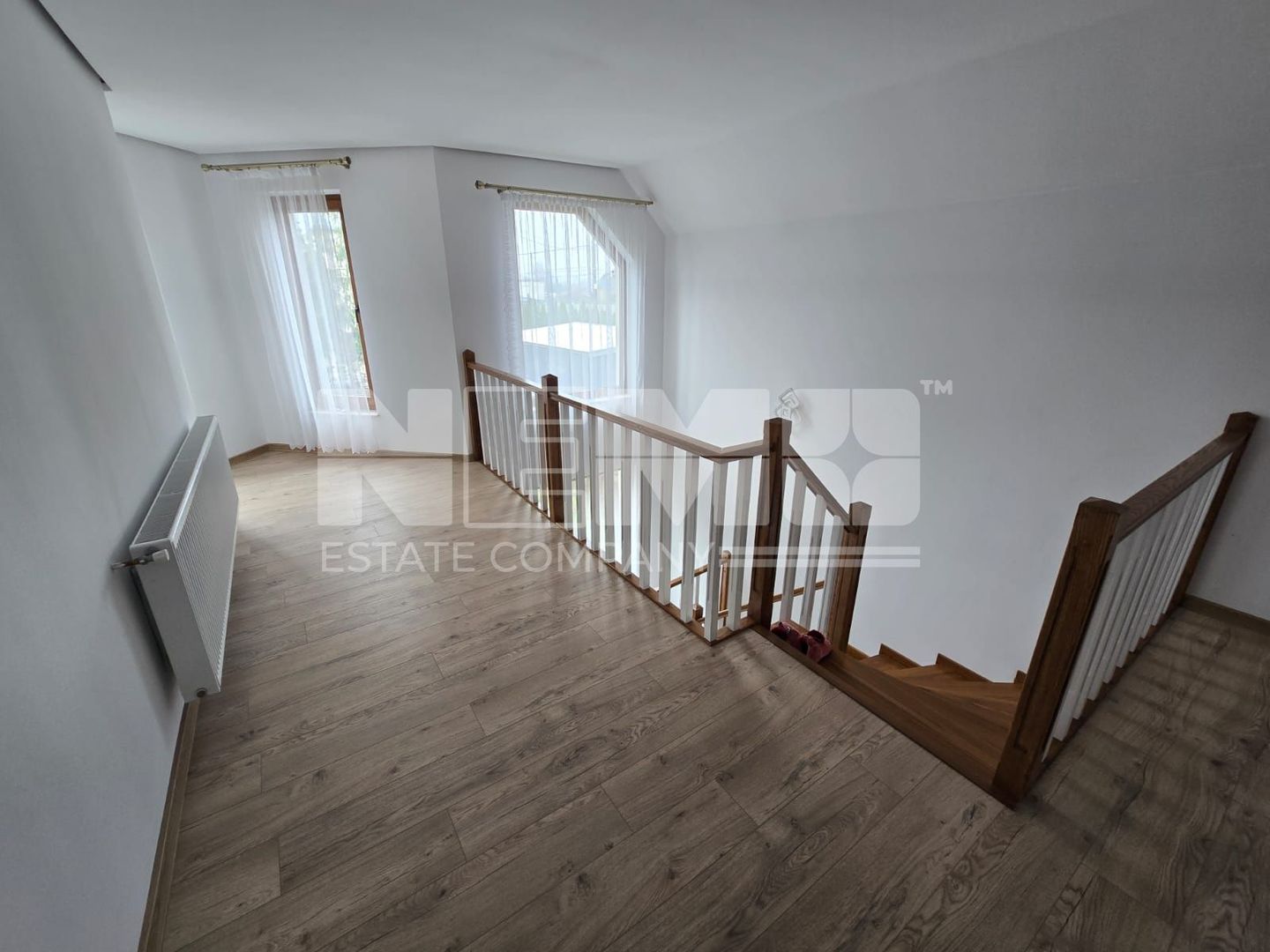 Casă spațioasă la 650000 de euro I Volovăț - Poză 11