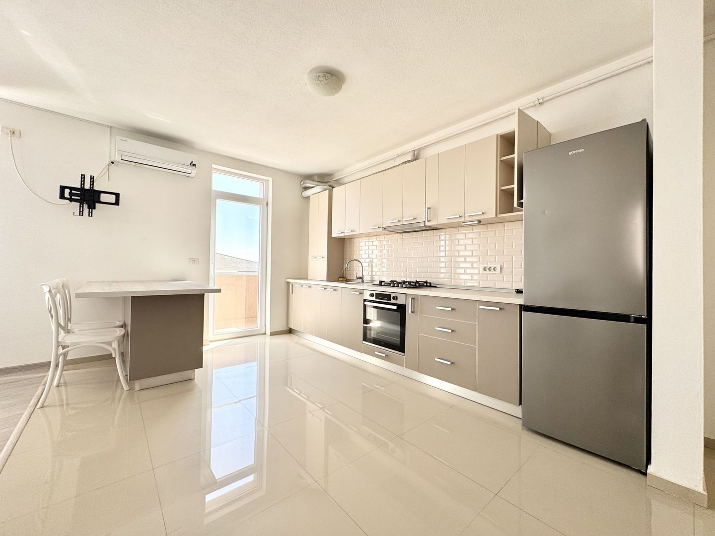 Apartament 2 camere Giroc zona Esso, bloc cu lift - Poză 9