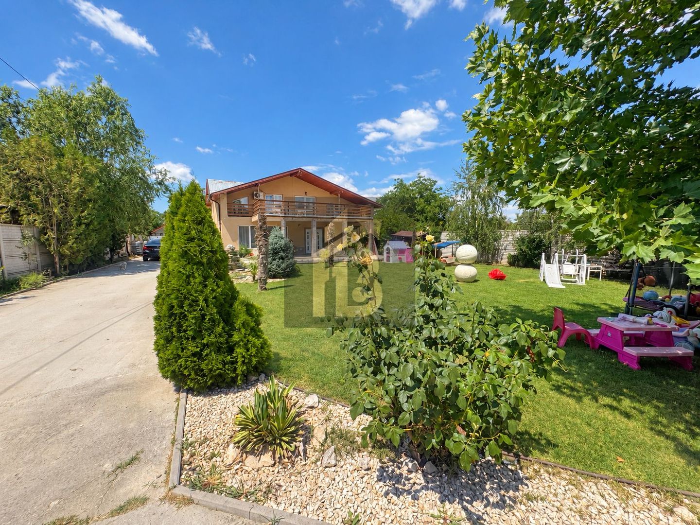 7 camere | Teren 1.438 mp | Anexă locuibilă | Potențial investițional - Poză 1